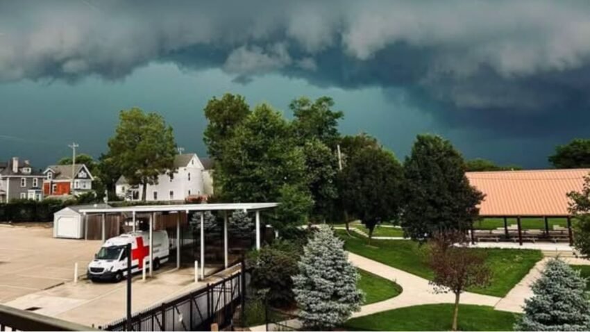 The National Weather Service Chicago office emphasized the potential for scattered thunderstorms throughout the day.